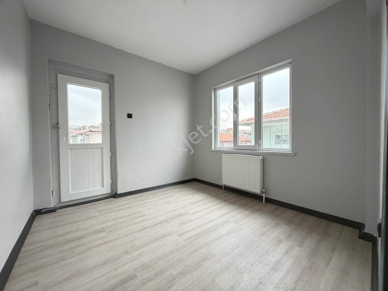 Kariyer'den Kalaba'da Cadde Yakını Katta Lüx Yapılı 3+1 Fırsat Daire - Görsel 8