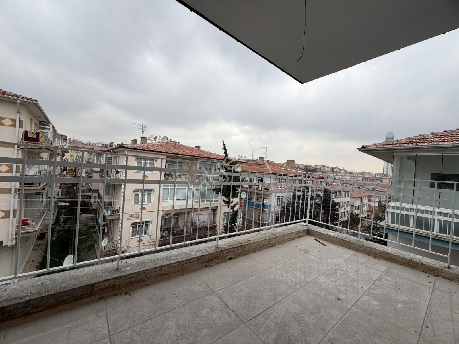 Kariyer'den Kalaba'da Cadde Yakını Katta Lüx Yapılı 3+1 Fırsat Daire