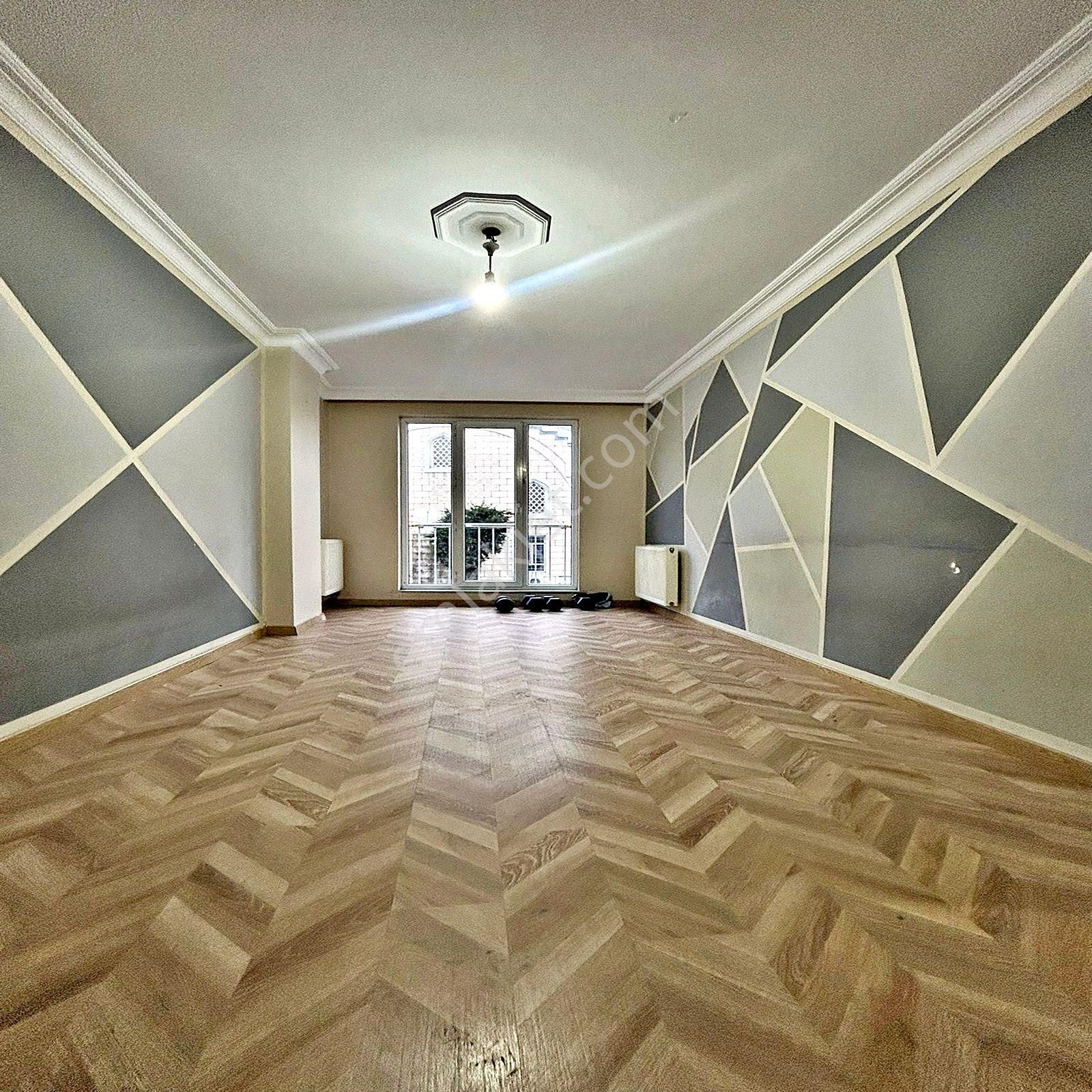 Yunus Emre Mahallesinde Satılık 2+1 Ara Kat Daire