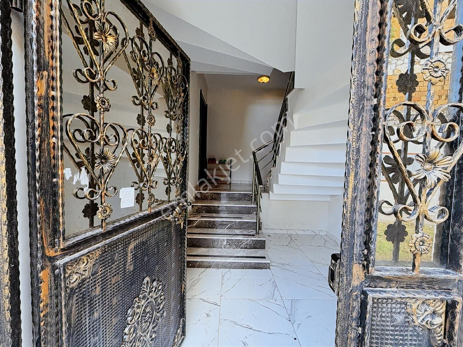 Foça Yenibağarası Mahallesinde Kiralık 2+1 Daire - Görsel 31