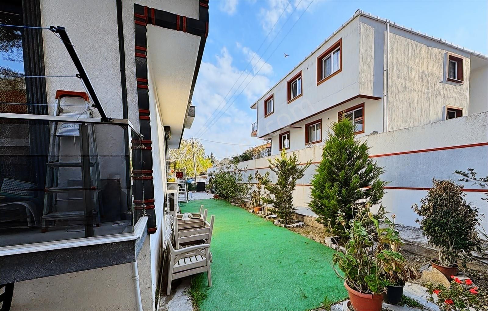 Foça Yenibağarası Mahallesinde Kiralık 2+1 Daire - Görsel 24
