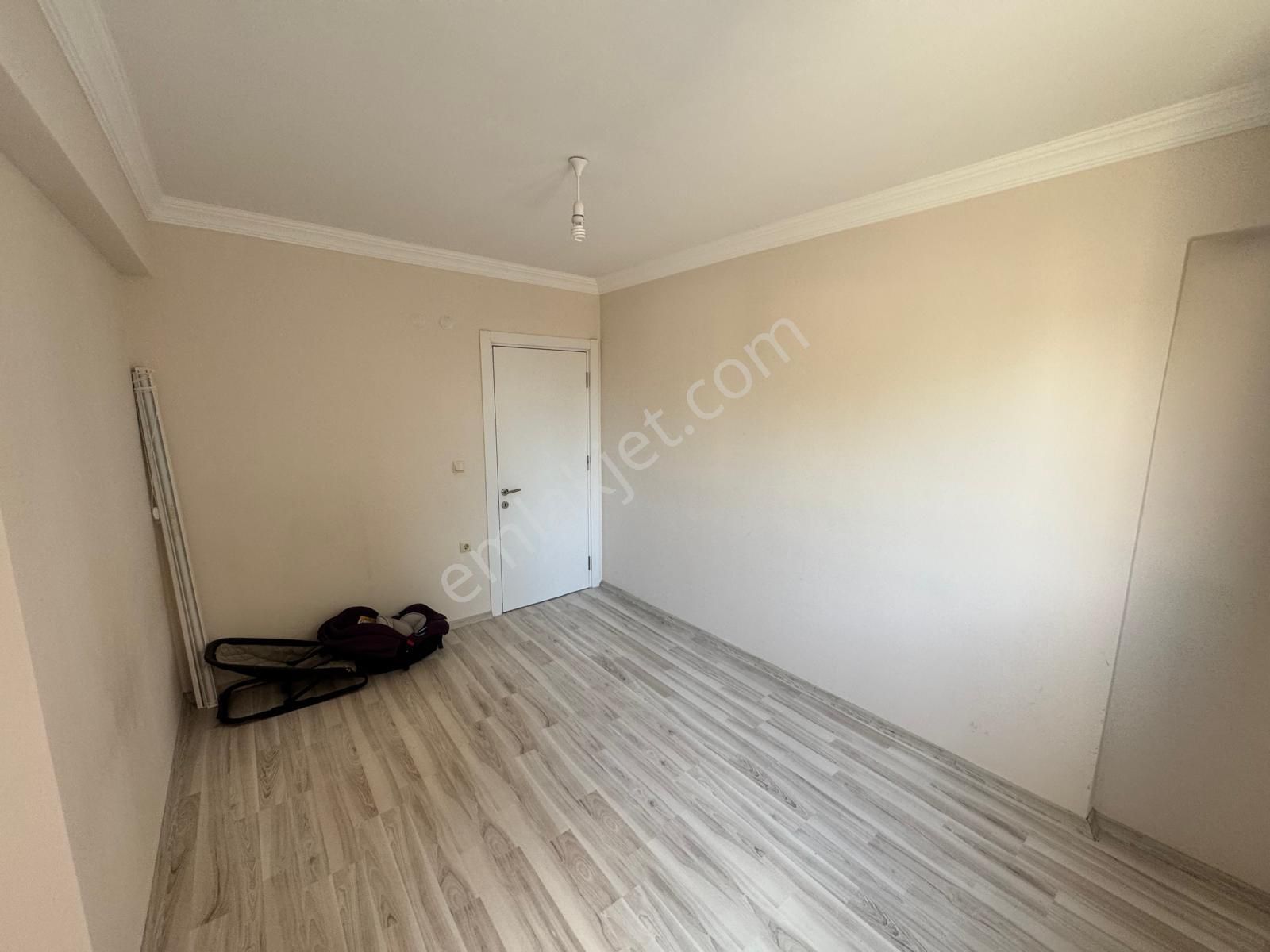 Foça Yenibağarası Mahallesinde Kiralık 2+1 Daire - Görsel 9