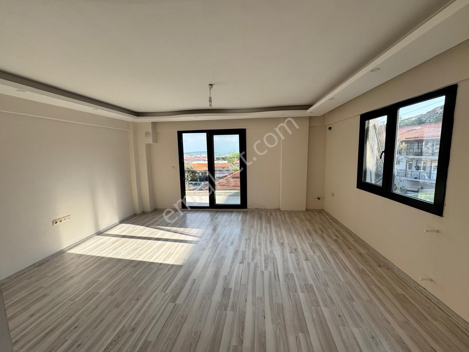 Foça Yenibağarası Mahallesinde Kiralık 2+1 Daire - Görsel 22