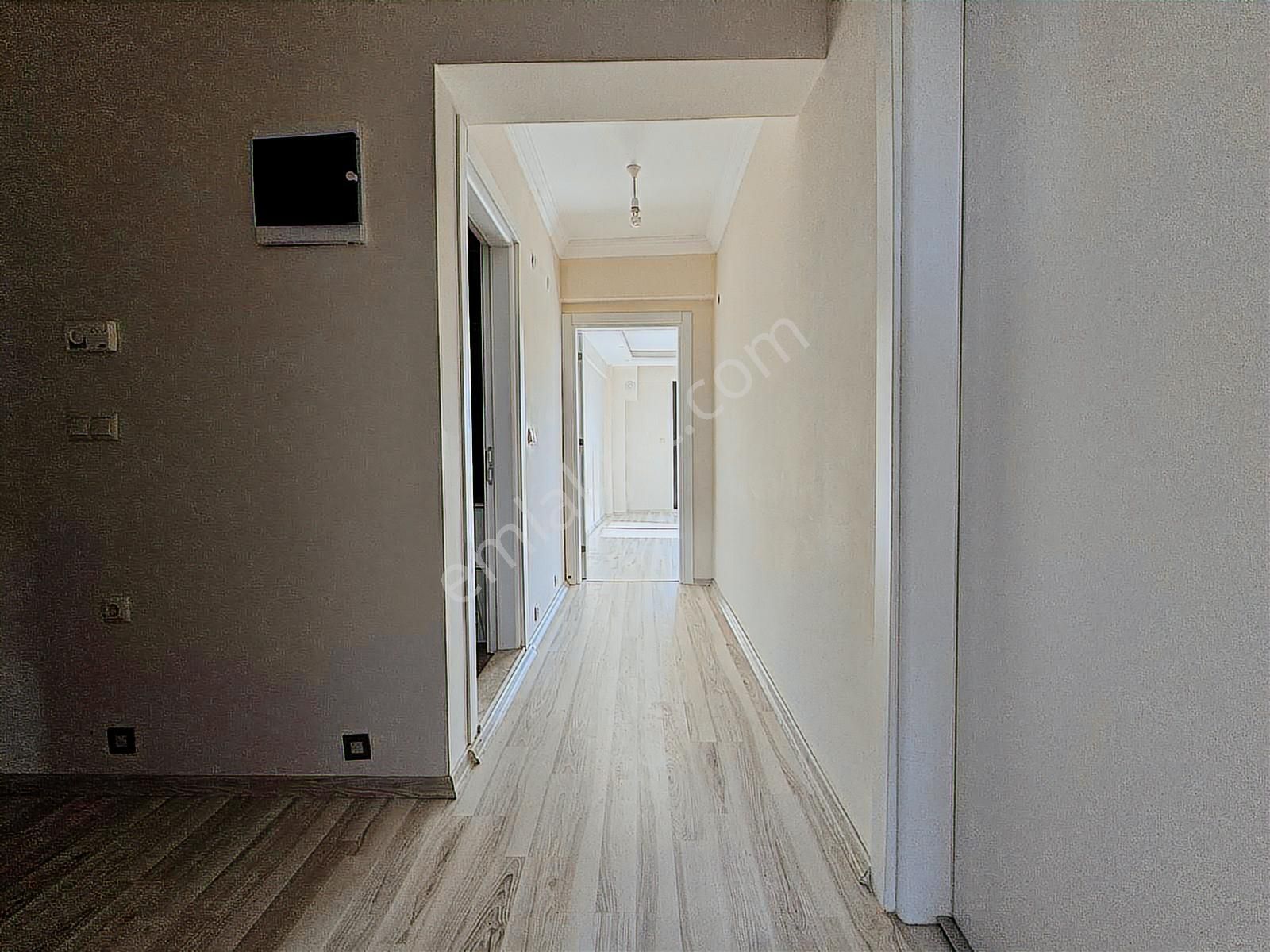 Foça Yenibağarası Mahallesinde Kiralık 2+1 Daire - Görsel 11