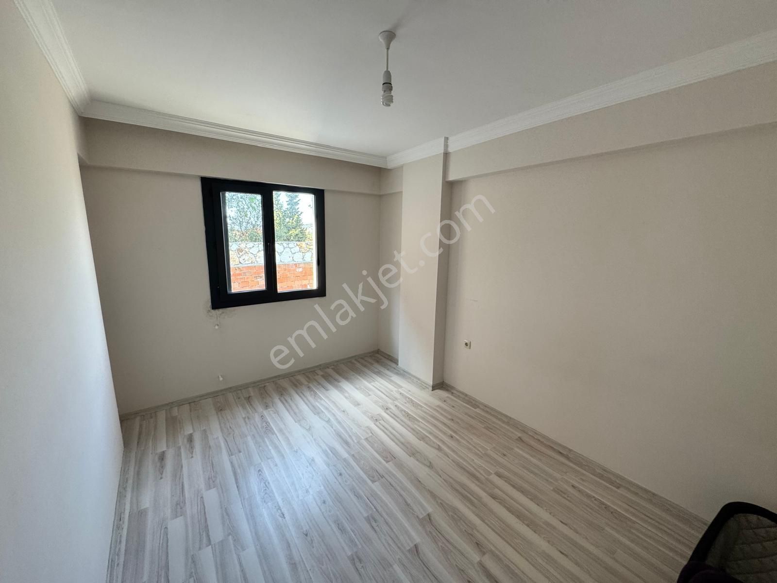 Foça Yenibağarası Mahallesinde Kiralık 2+1 Daire - Görsel 4