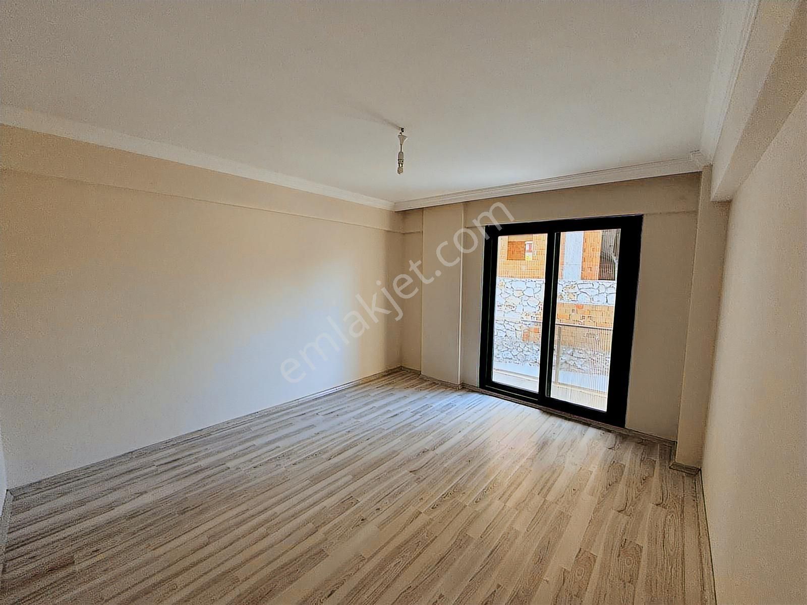 Foça Yenibağarası Mahallesinde Kiralık 2+1 Daire - Görsel 7