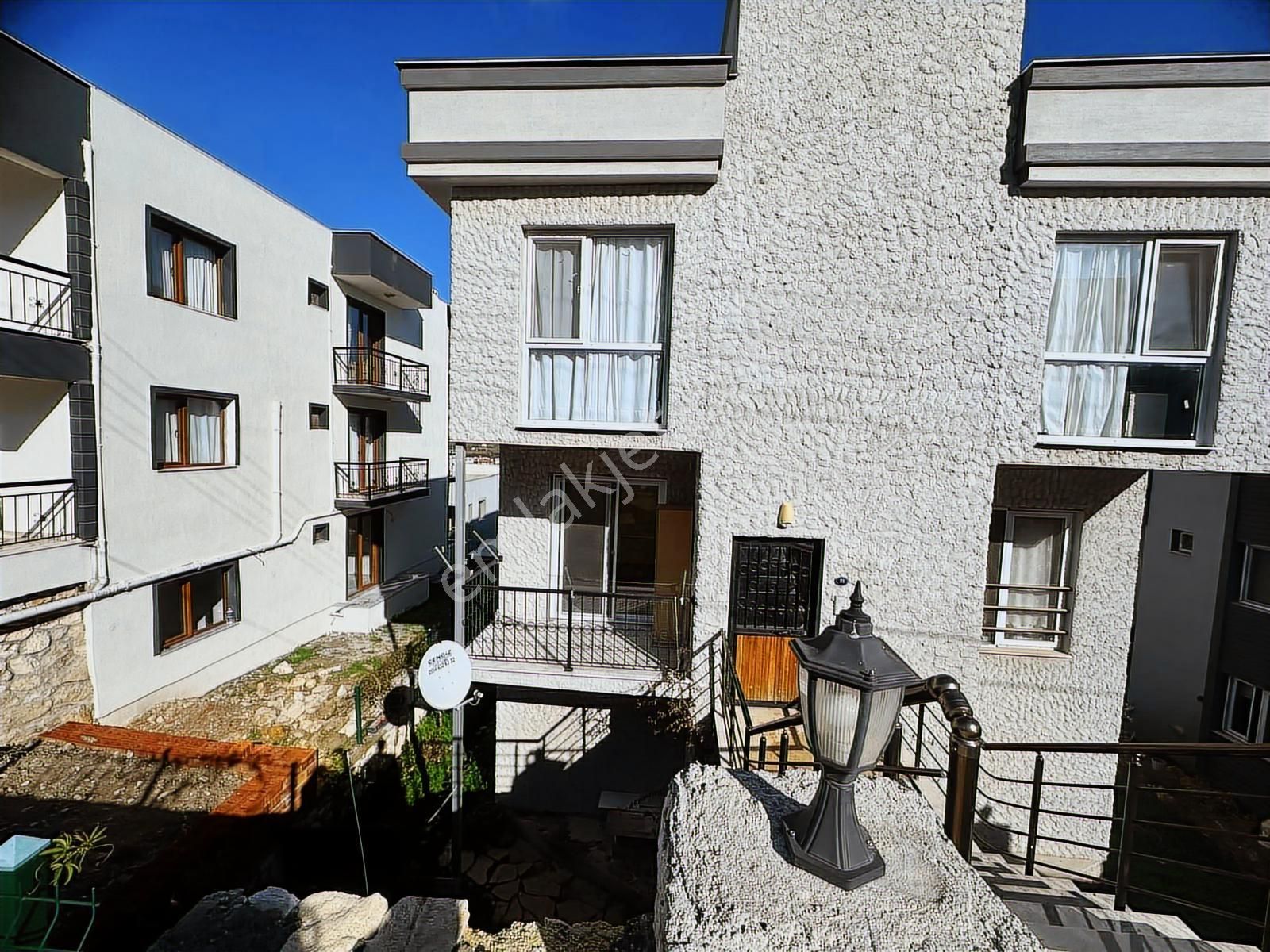 Foça Kazım Dirik Mah. 2+1 Dubleks Kiralık Daire - Görsel 3