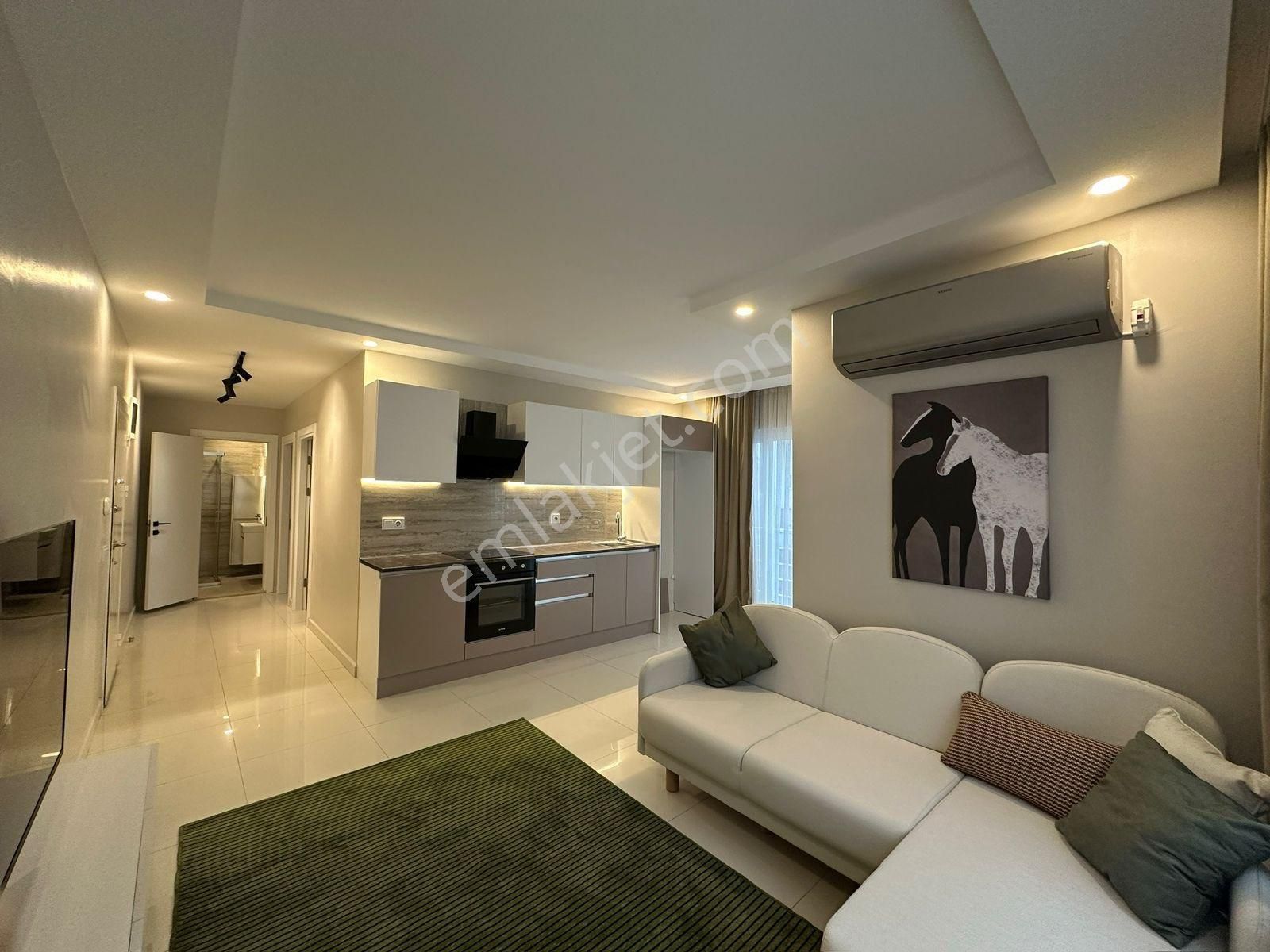 Konyaaltı Liman Mah.siteiçinde İçi Tadilatlı Eşyalı 2+1 Arakat