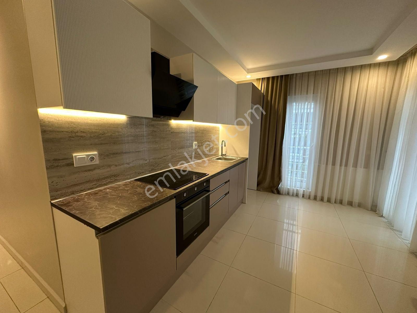 Konyaaltı Liman Mah.siteiçinde İçi Tadilatlı Eşyalı 2+1 Arakat - Görsel 2