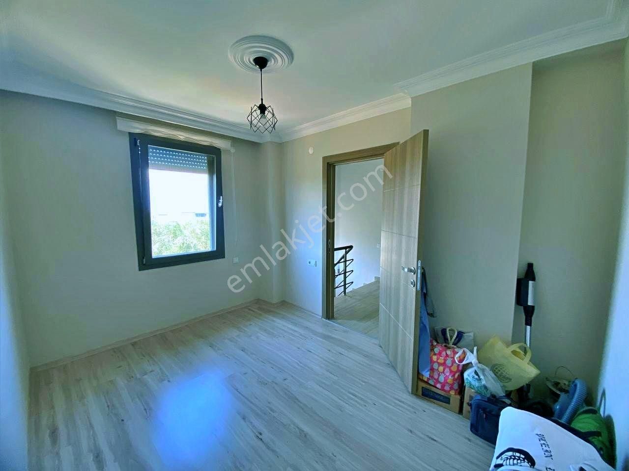 Uytundan Gömeç Karaağaçta Denize 500 Metre Havuzlu 4+1 Villa - Görsel 24