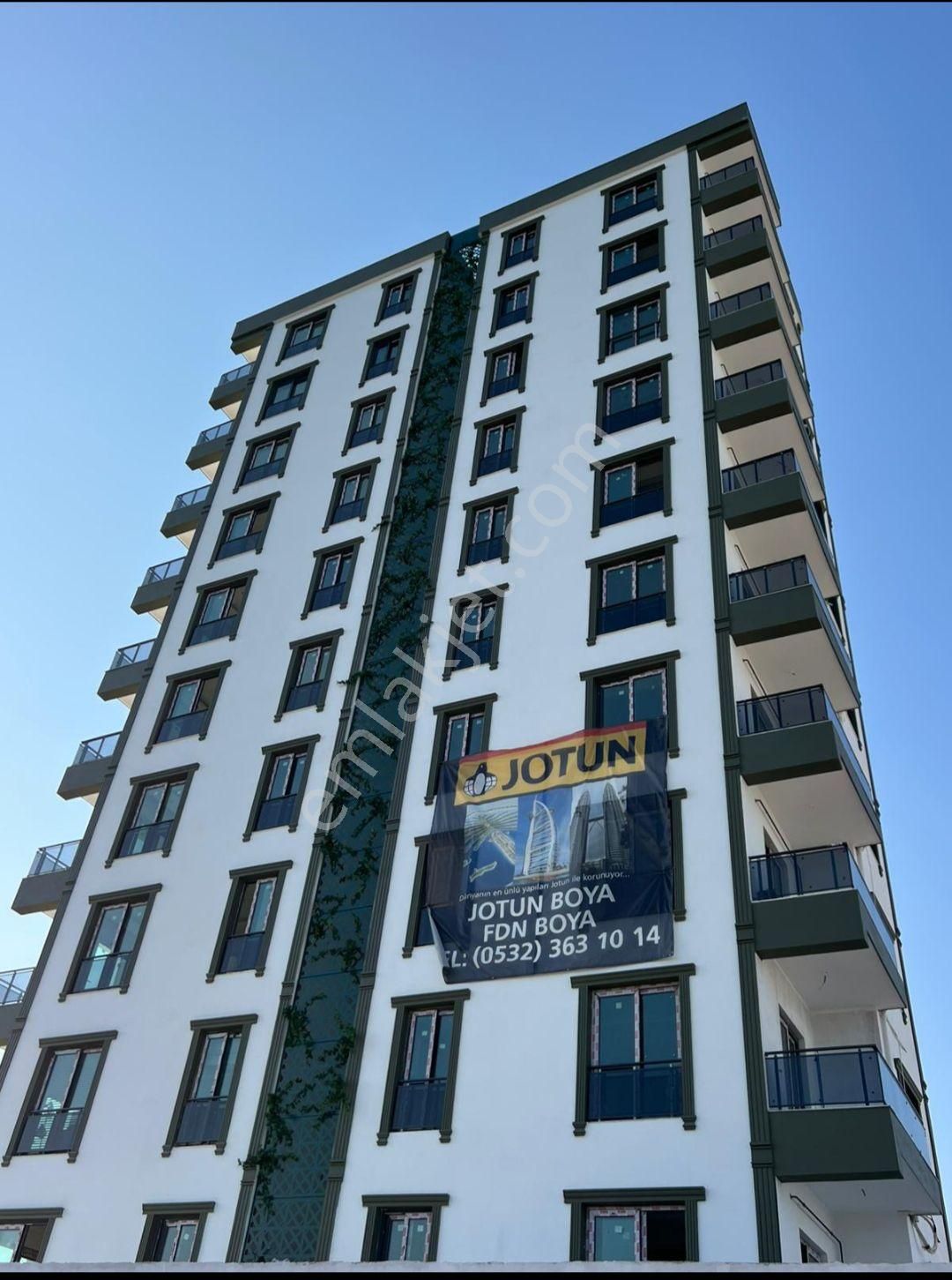 Çınarlıda Bulvar Üzeri Satılık Ultra Lüks Göl Manzaralı 2+1 Daire