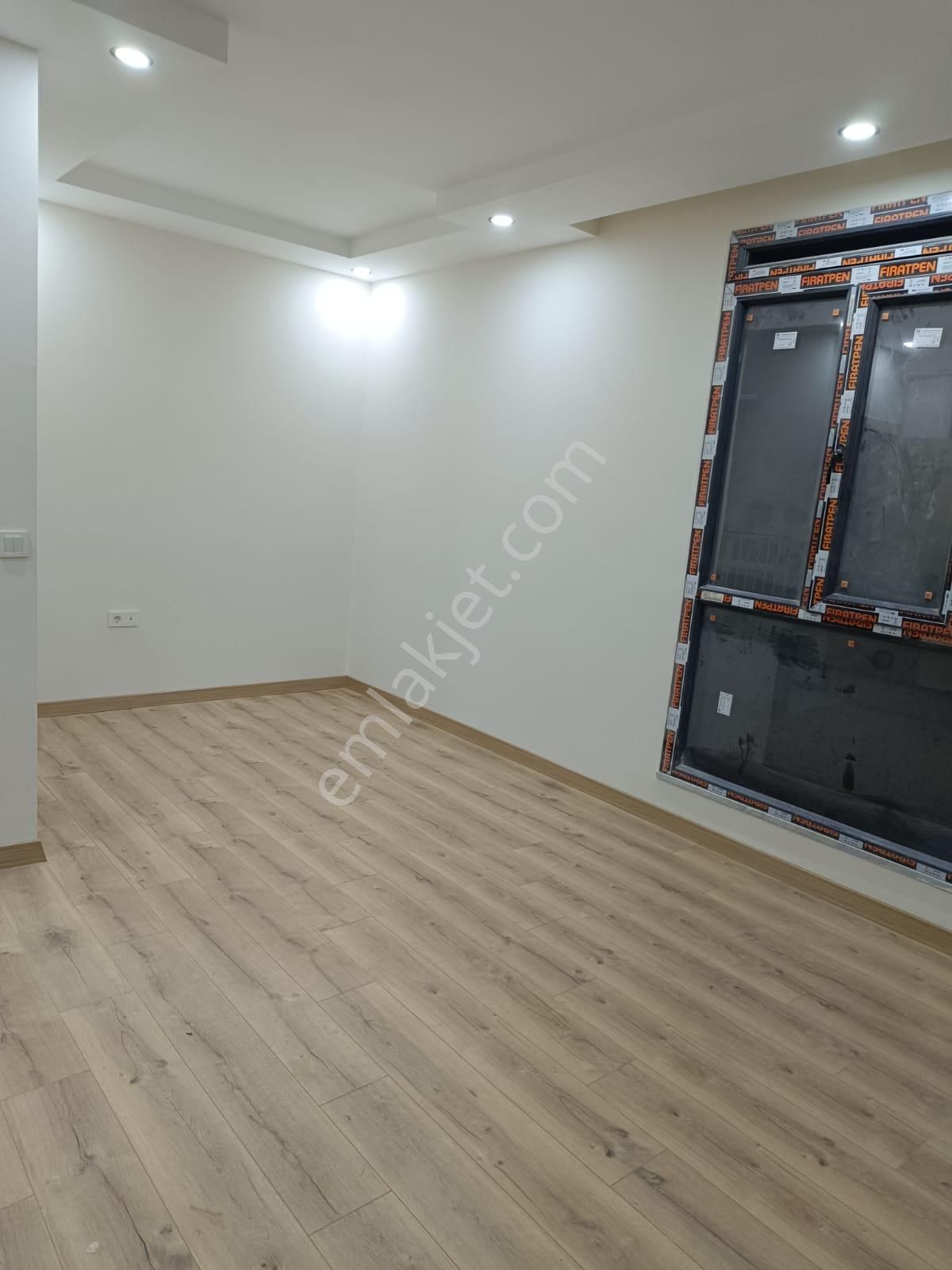 Avcılar Üniversite Mahallesi Yeni Binada Tabandan Isıtma Satılık 1+1 Yüksek Giriş Daire - Görsel 4