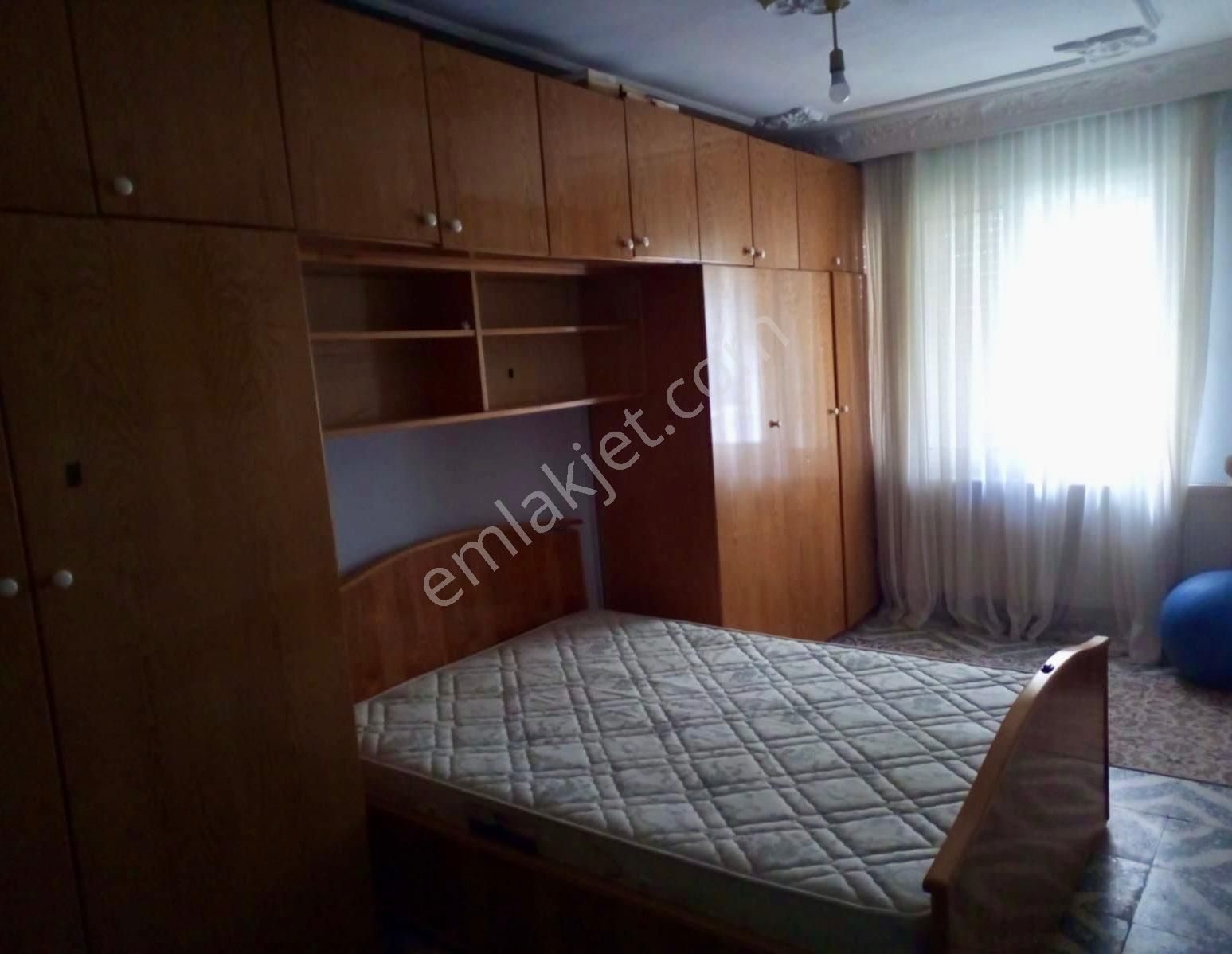 Üçkuyular Demokrasi Üniversitesi Çevresi Eşyalı Kiralık Daire - Görsel 4