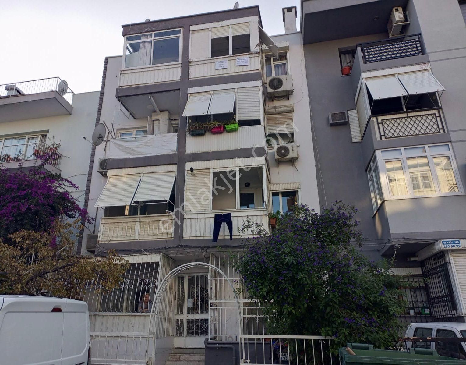 Üçkuyular Demokrasi Üniversitesi Çevresi Eşyalı Kiralık Daire