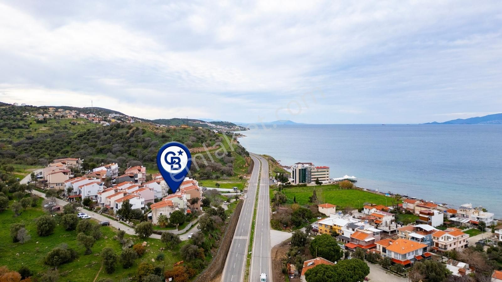 Yenifoça Cumhuriyet Mah. Satılık 4+1 Tripleks Villa