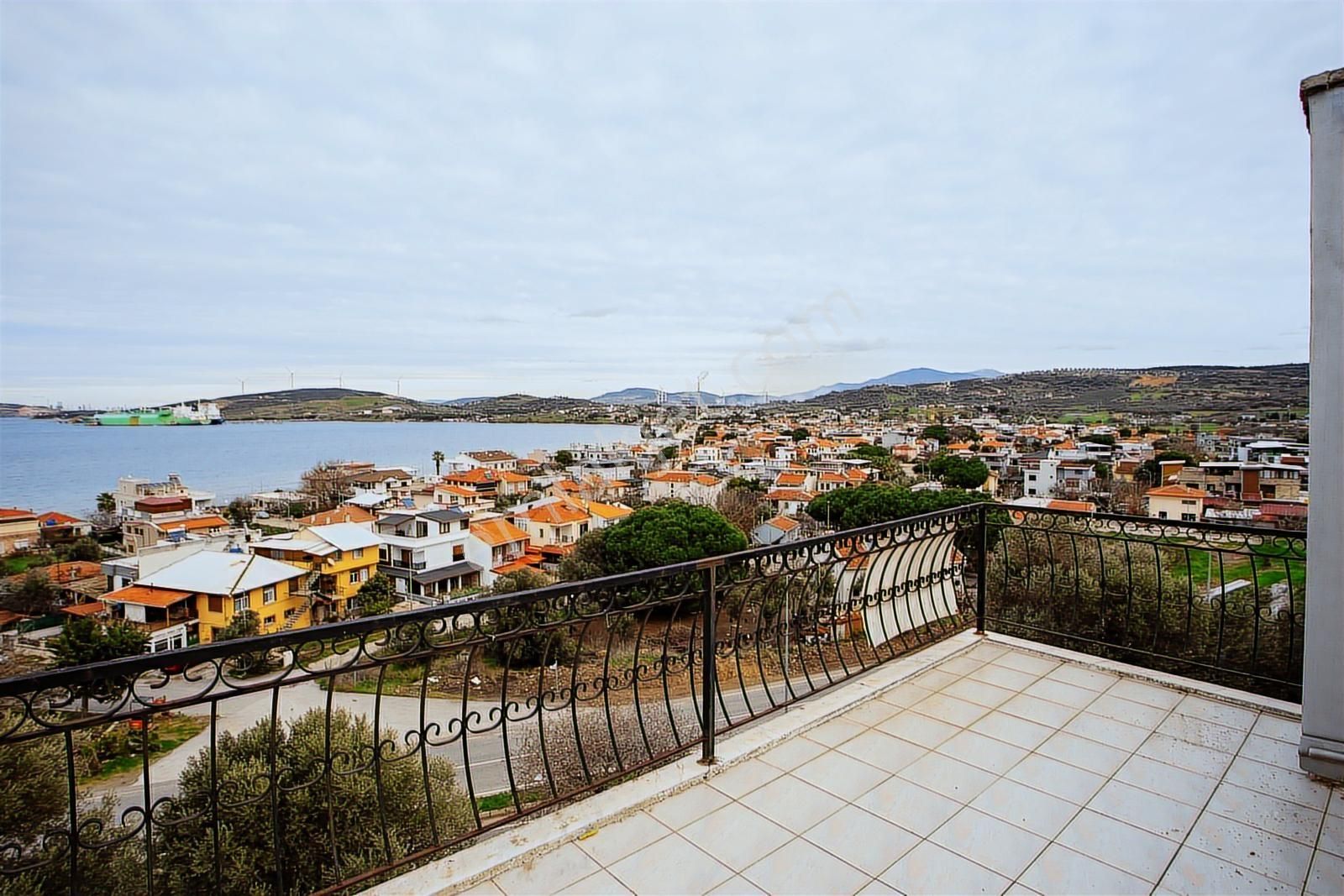 Yenifoça Cumhuriyet Mah. Satılık 4+1 Tripleks Villa - Görsel 19