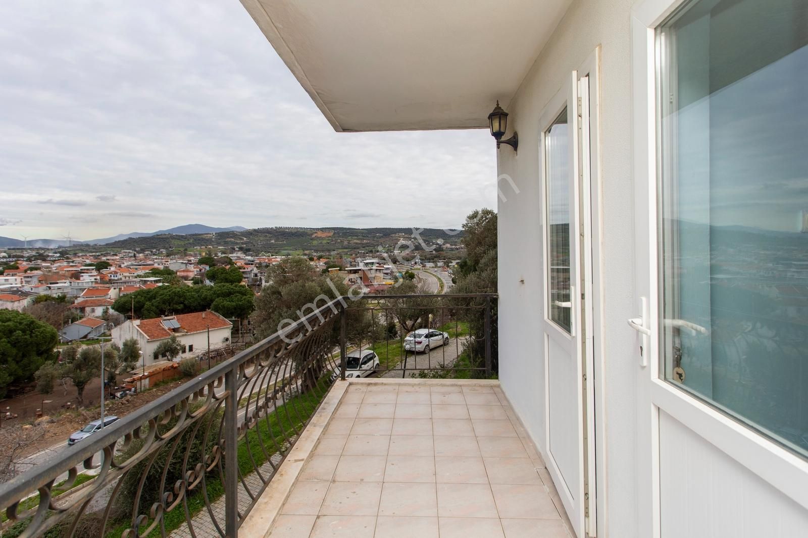 Yenifoça Cumhuriyet Mah. Satılık 4+1 Tripleks Villa - Görsel 29