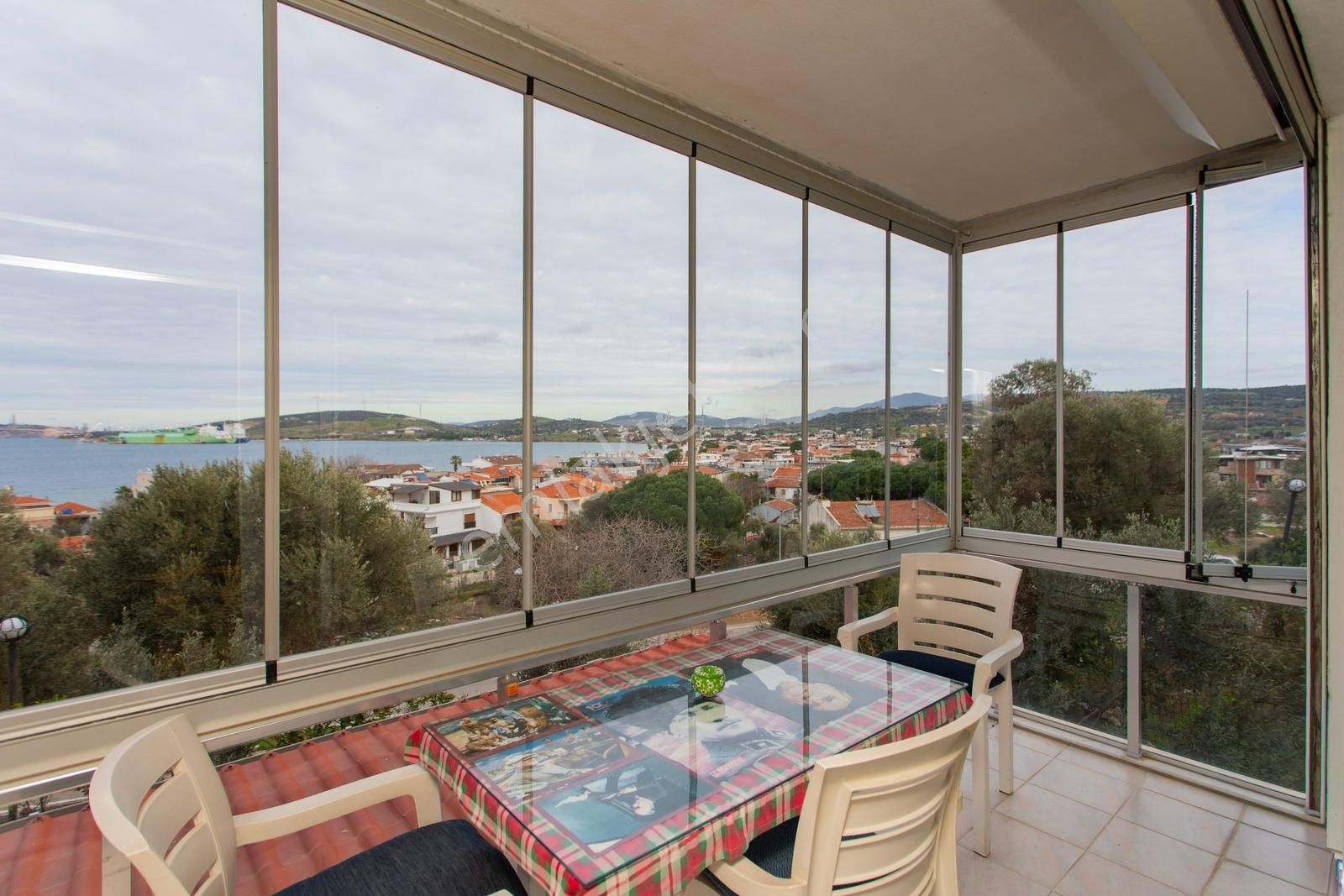 Yenifoça Cumhuriyet Mah. Satılık 4+1 Tripleks Villa - Görsel 2