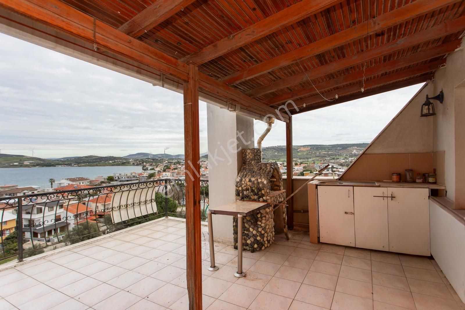 Yenifoça Cumhuriyet Mah. Satılık 4+1 Tripleks Villa - Görsel 14