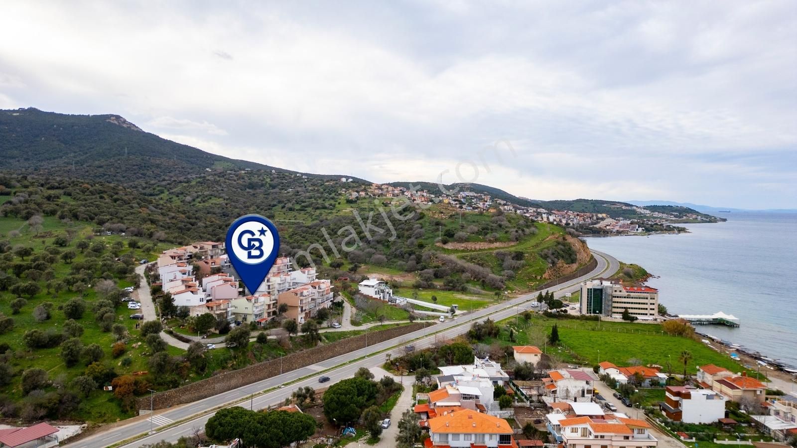 Yenifoça Cumhuriyet Mah. Satılık 4+1 Tripleks Villa - Görsel 5