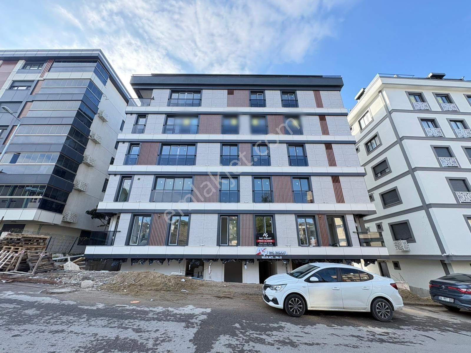 ▃artemin▃altıntepe Sahili'nde 1.kat Ön Cephe Sıfır 80m² 2+1!