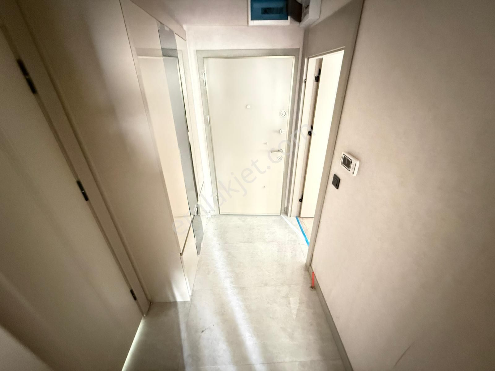 Kariyer'den Yayla'da Kaçmaz Fırsat Dairesi 1+1 Ana Caddede Sıfır İskanlı - Görsel 22