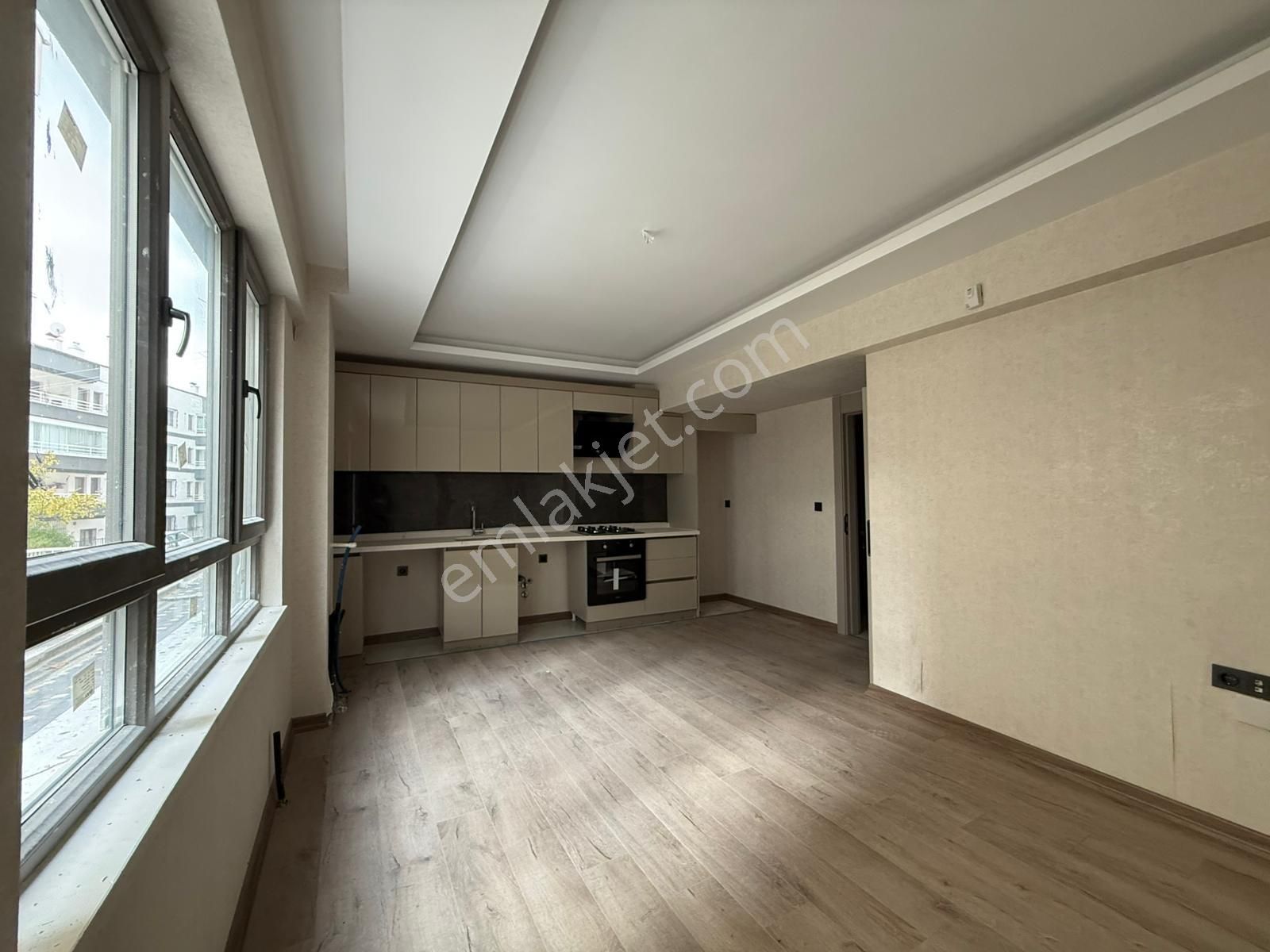 Kariyer'den Yayla'da Kaçmaz Fırsat Dairesi 1+1 Ana Caddede Sıfır İskanlı - Görsel 29