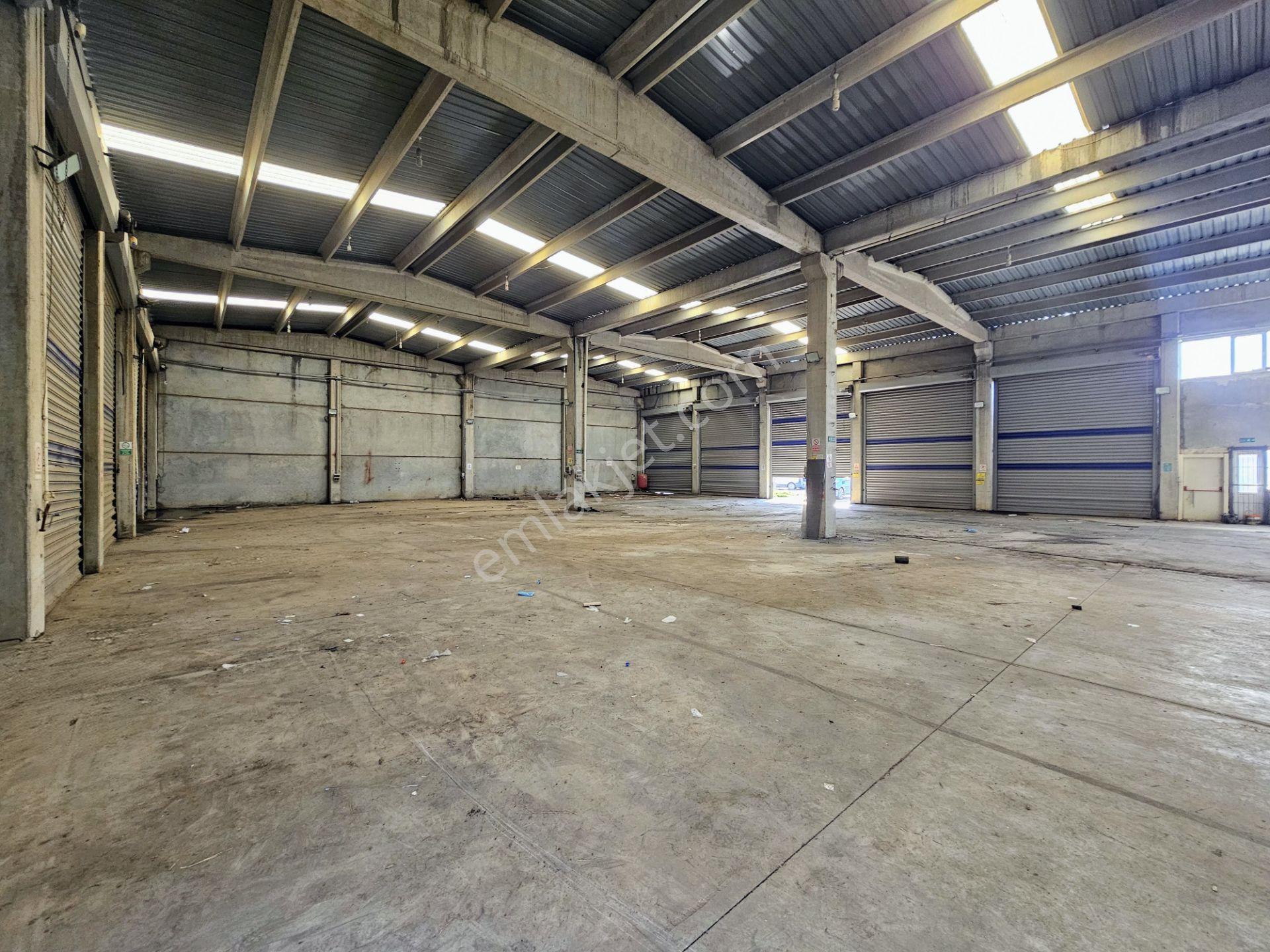 Bülent Ateşci'den Aliağa Sanayisinde 1000 M2 Kiralık Dükkan