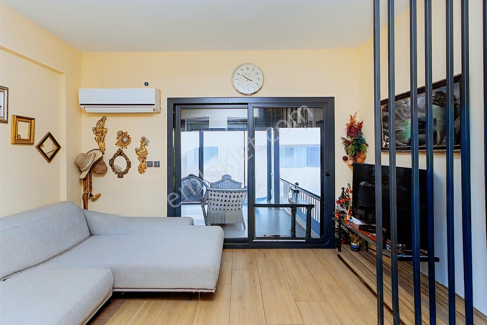 Yenifoça'da Full Deniz Manzaralı Satılık 3+1 Villa - Görsel 25