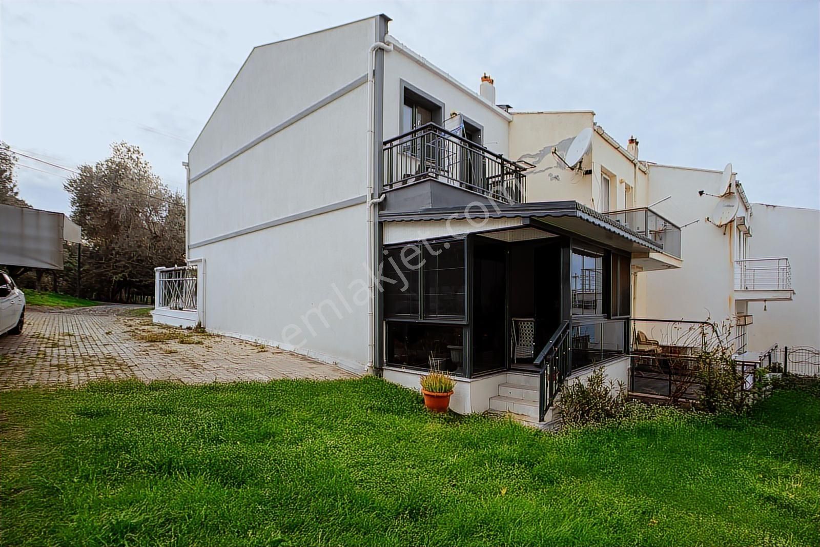 Yenifoça'da Full Deniz Manzaralı Satılık 3+1 Villa - Görsel 22