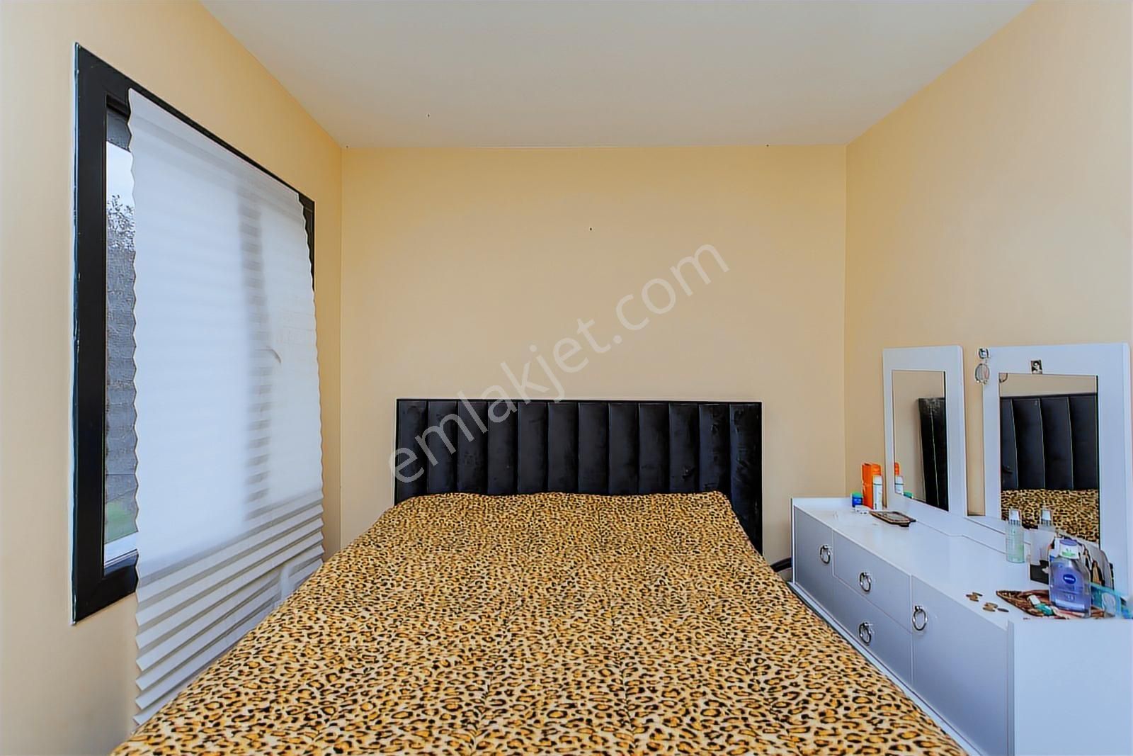 Yenifoça'da Full Deniz Manzaralı Satılık 3+1 Villa - Görsel 15