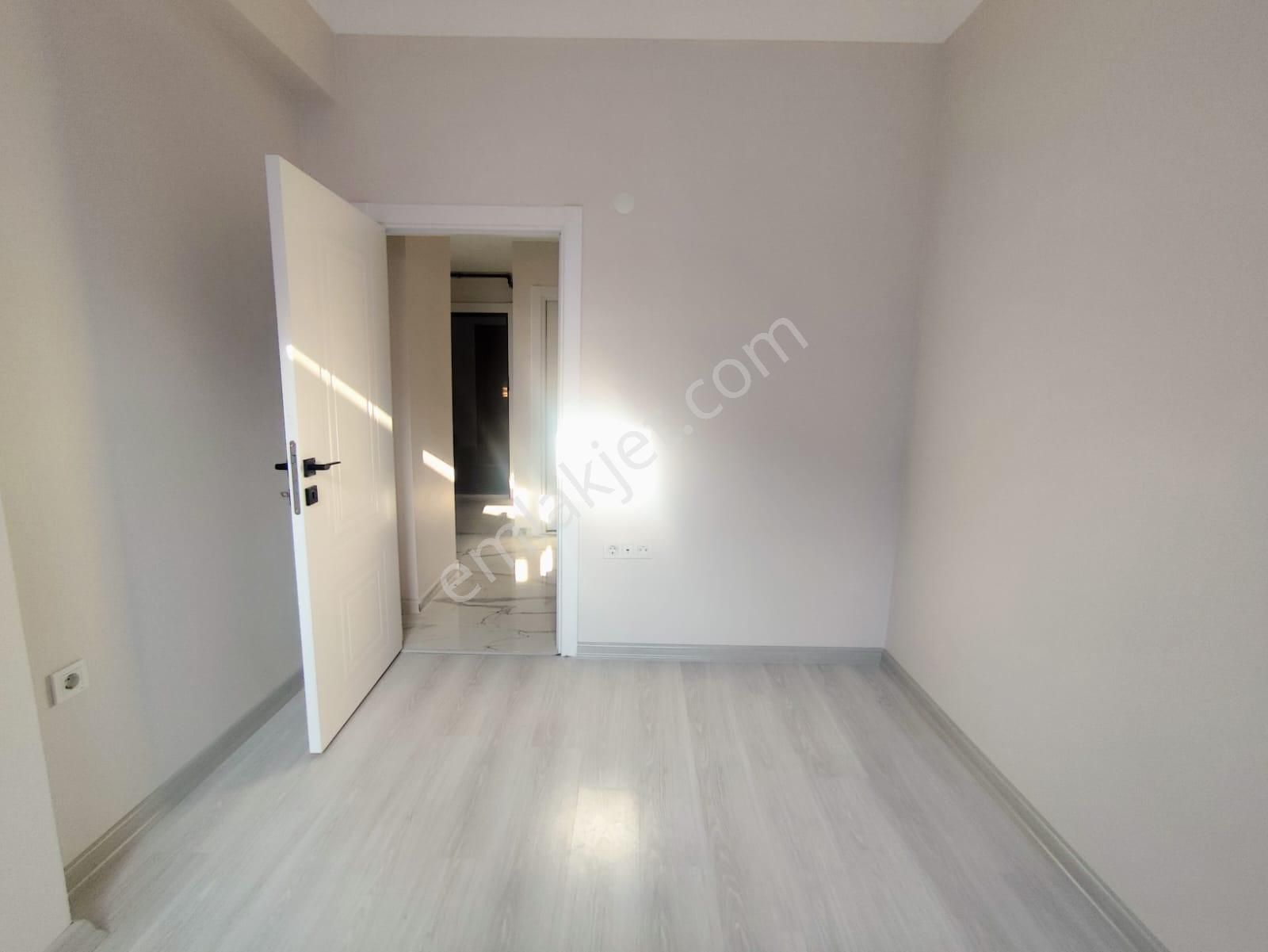 Mertcan Dan Kartal Metro Durağına Yürüme Arakat 3+1 İskanlı - Balkonlu - Görsel 11