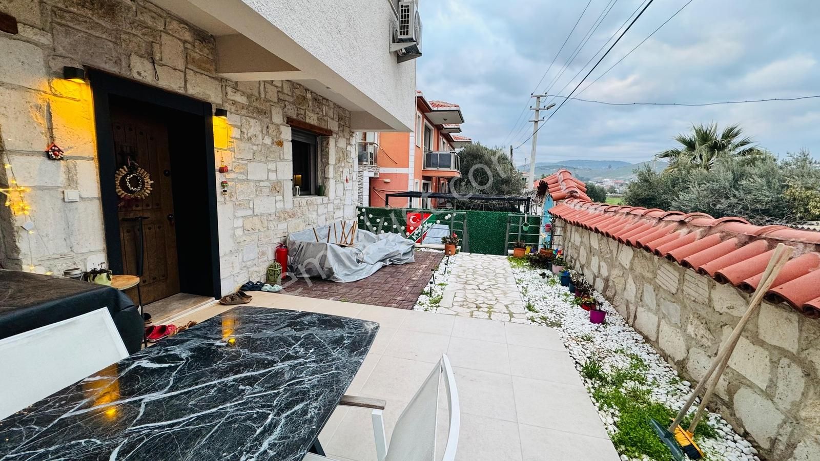 Foça Kazım Dirik Mah. Kiralık 3+1 Müstakil Villa - Görsel 10