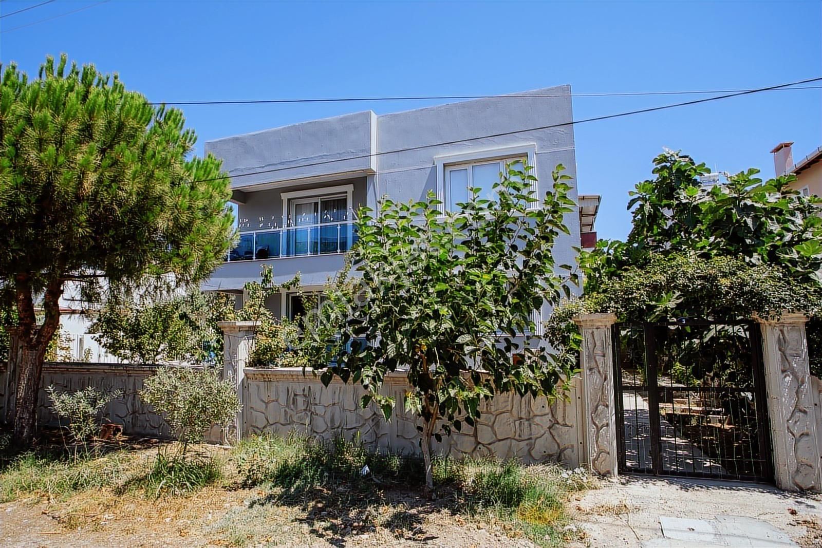 Foça Hacıveli Mah. Satılık Müstakil Bahçeli Bina - Görsel 2