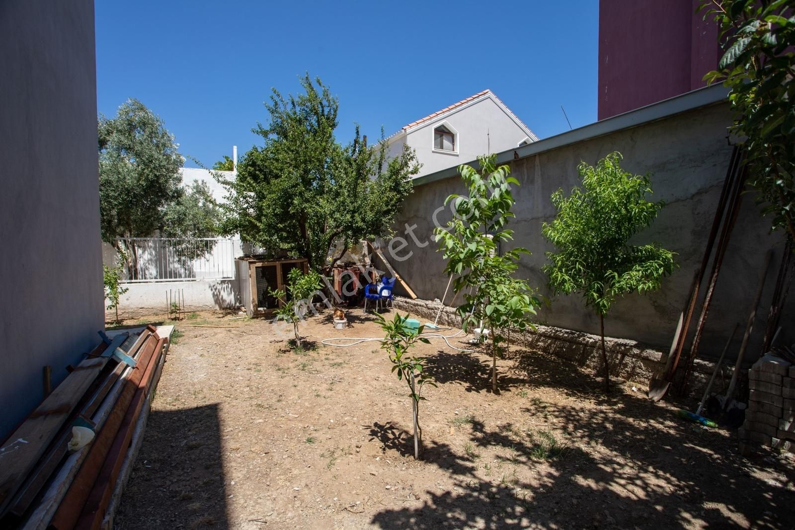 Foça Hacıveli Mah. Satılık Müstakil Bahçeli Bina - Görsel 9