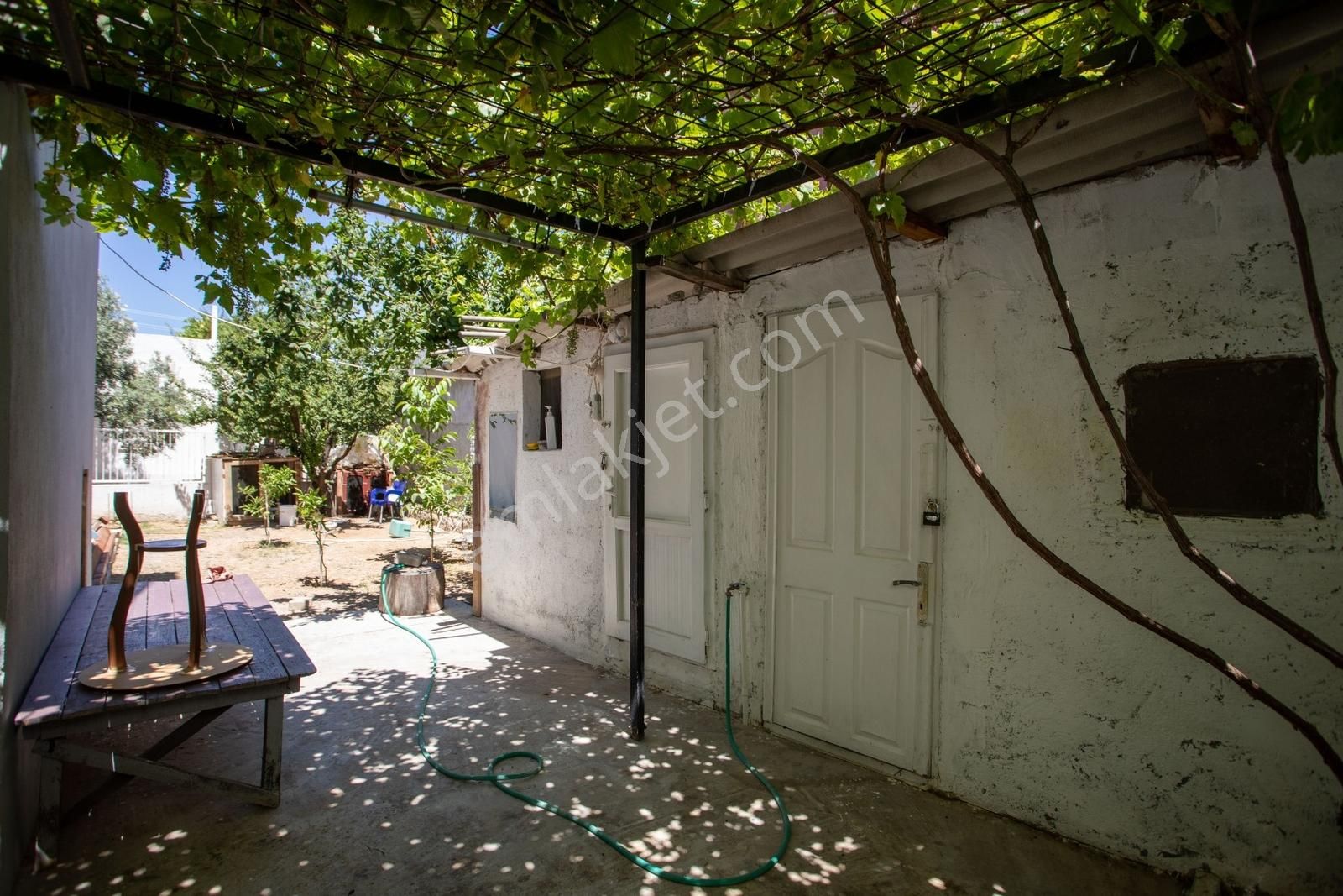 Foça Hacıveli Mah. Satılık Müstakil Bahçeli Bina - Görsel 18