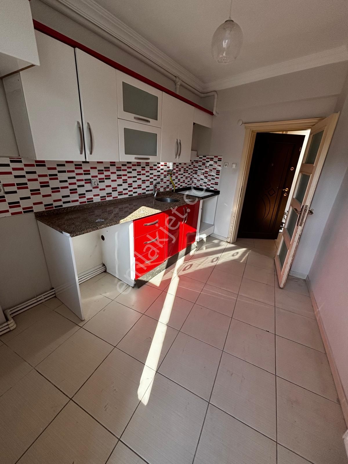 Deha Emlaktan Kiralık 3+1 Daire Akçaabat Dürbinar Mah - Görsel 14