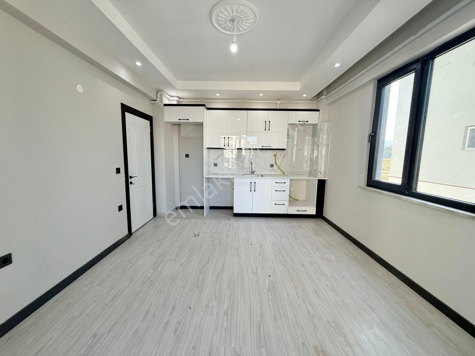 Yükselden Badem Alanında Yerden Isıtma 2+1 Asansörlü Sıfır Daire - Görsel 6