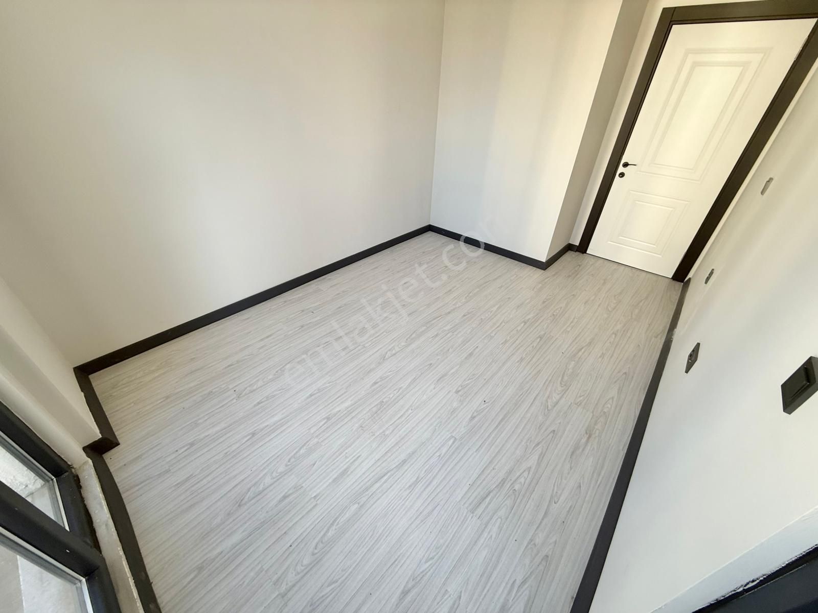 Yükselden Badem Alanında Yerden Isıtma 2+1 Asansörlü Sıfır Daire - Görsel 18