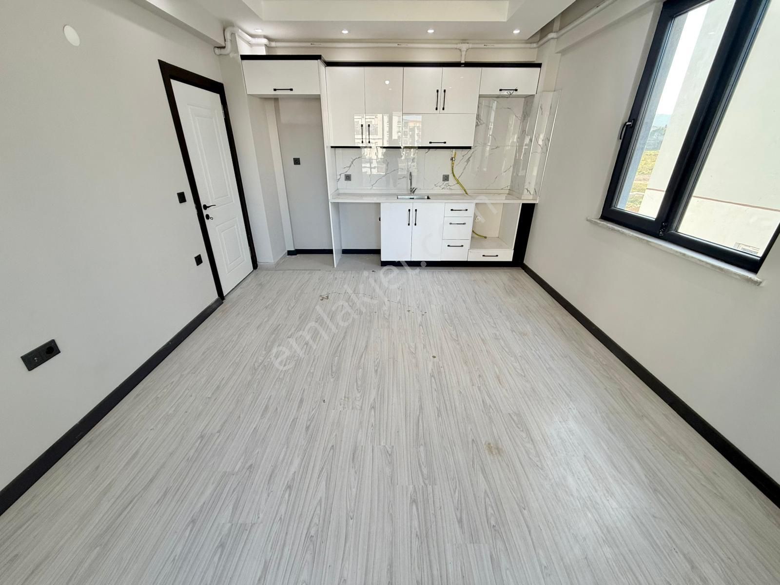 Yükselden Badem Alanında Yerden Isıtma 2+1 Asansörlü Sıfır Daire