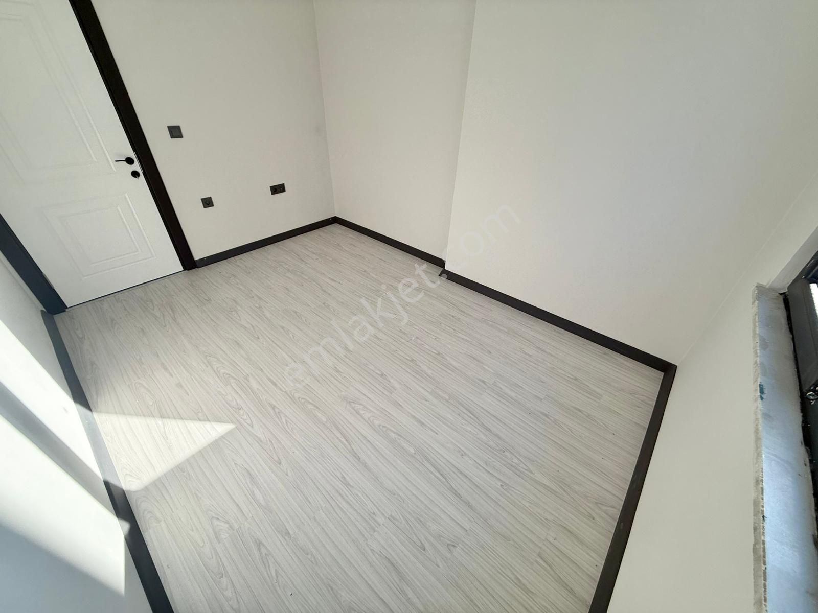 Yükselden Badem Alanında Yerden Isıtma 2+1 Asansörlü Sıfır Daire - Görsel 23