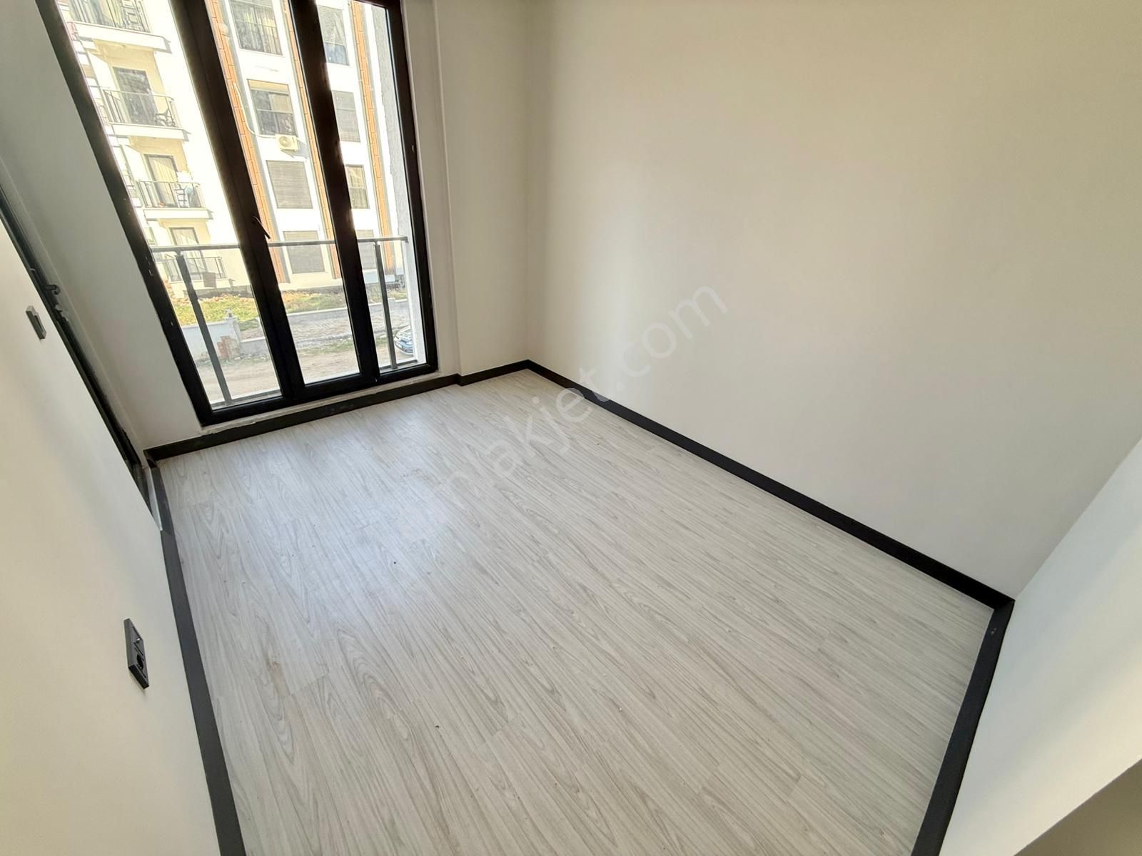 Yükselden Badem Alanında Yerden Isıtma 2+1 Asansörlü Sıfır Daire - Görsel 17