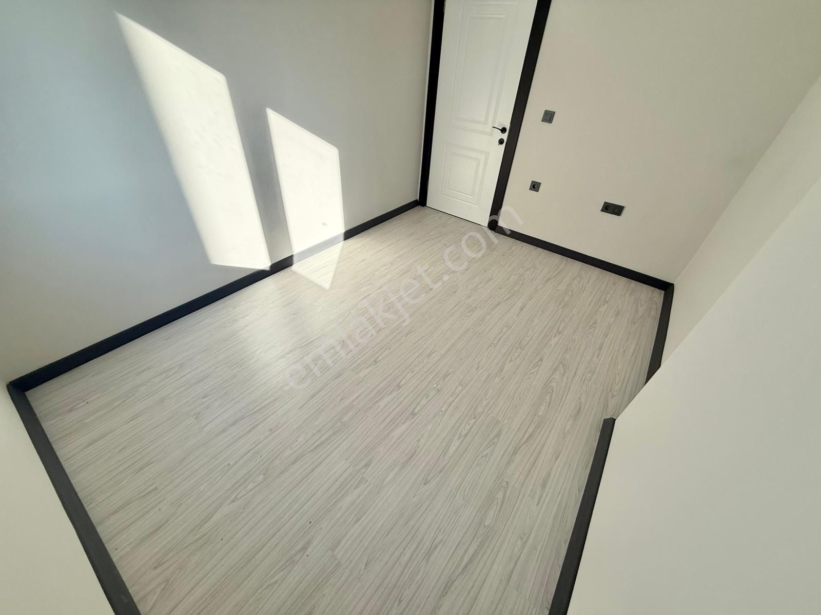 Yükselden Badem Alanında Yerden Isıtma 2+1 Asansörlü Sıfır Daire - Görsel 24