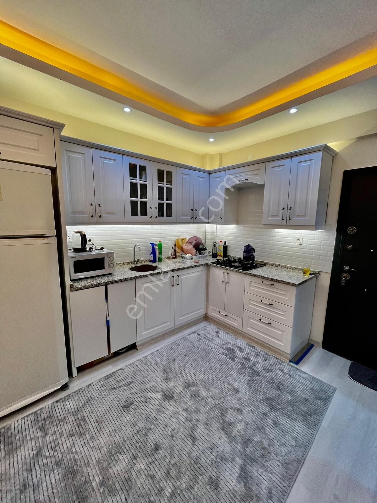 Foça Kazım Dirik Mah. Kiralık Eşyalı Teraslı Daire - Görsel 16