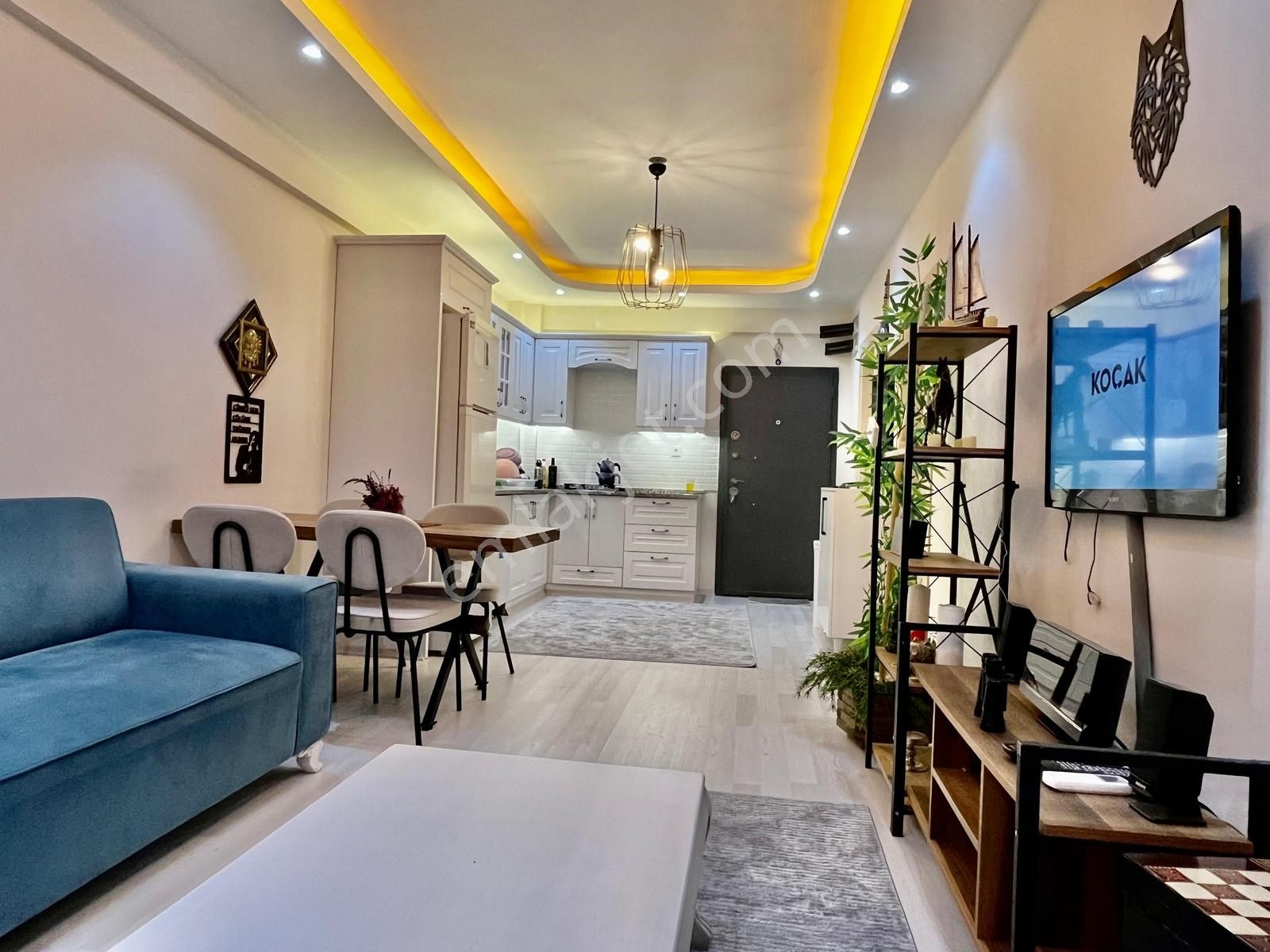 Foça Kazım Dirik Mah. Kiralık Eşyalı Teraslı Daire - Görsel 17