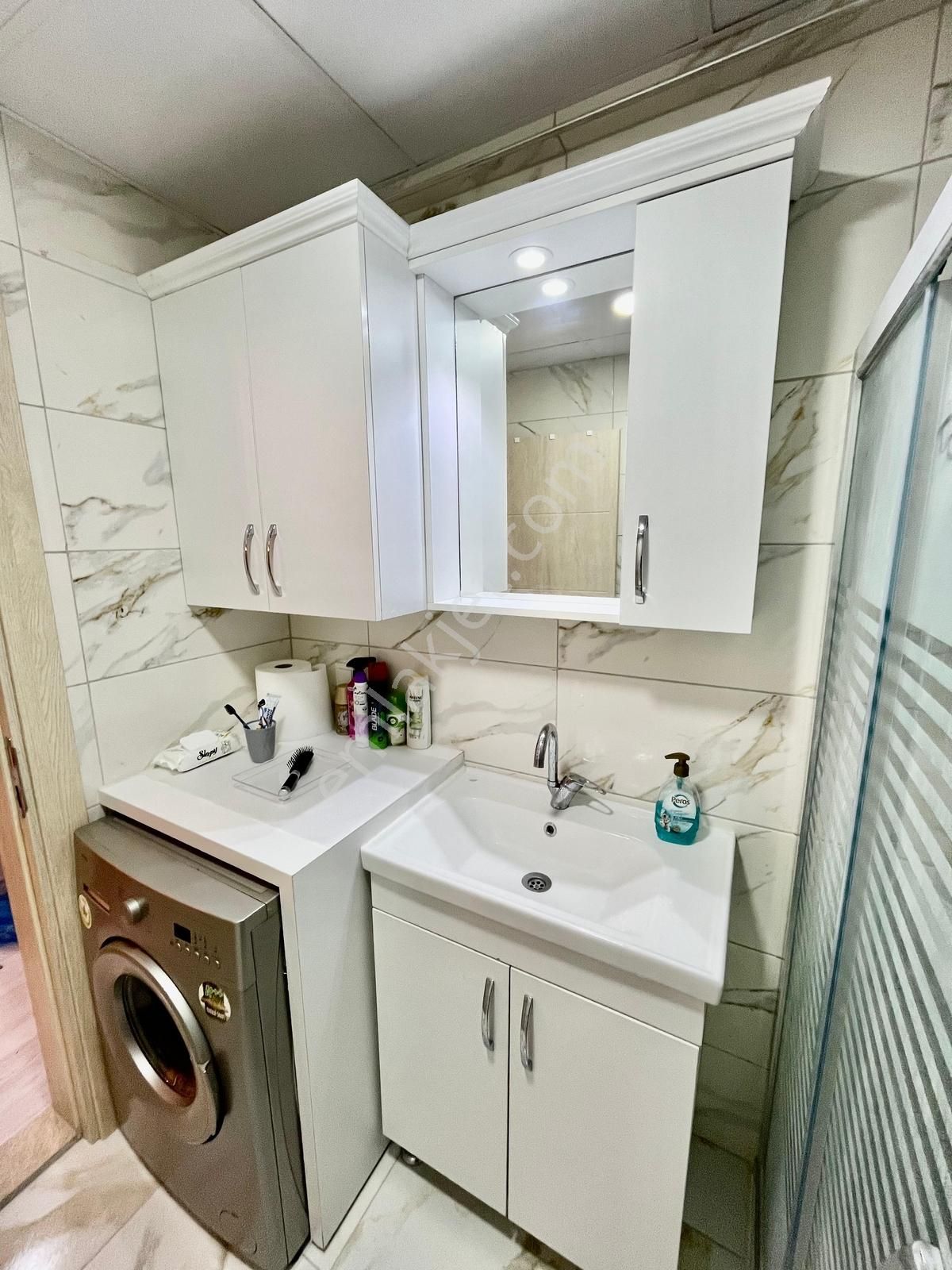 Foça Kazım Dirik Mah. Kiralık Eşyalı Teraslı Daire - Görsel 8