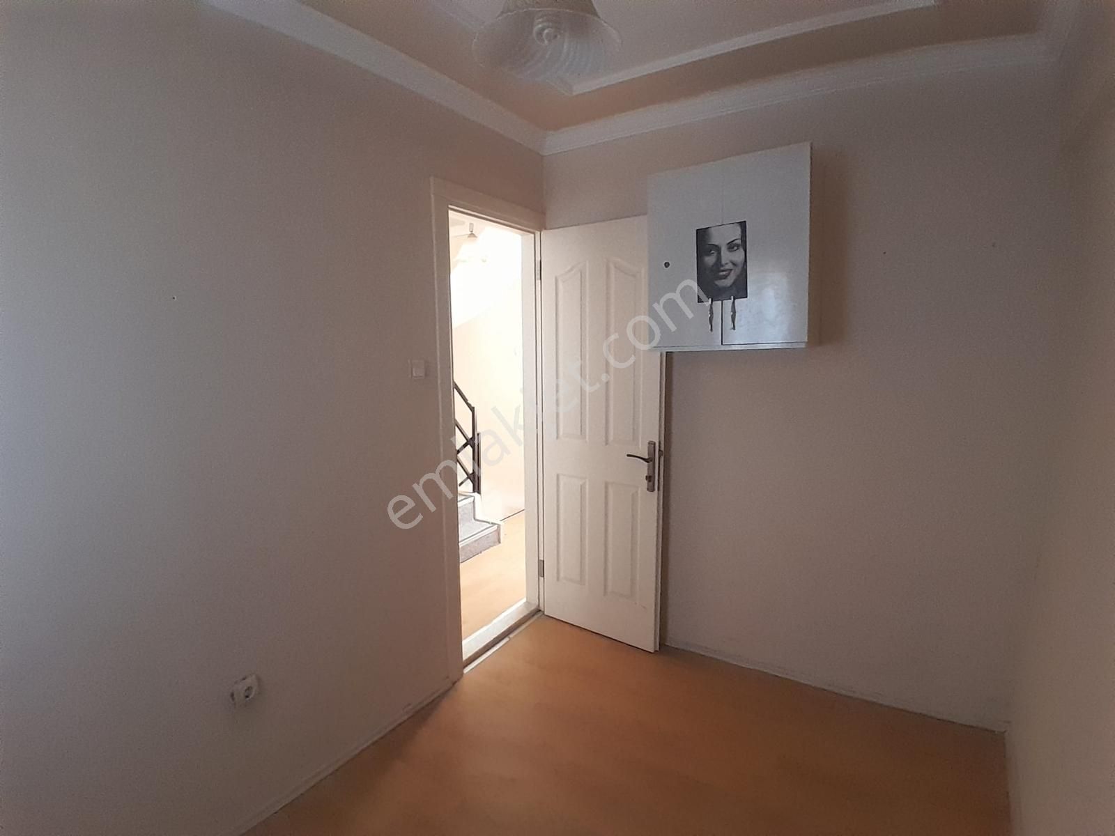 Eski Foça Atatürk Mahallesinde Kiralık 3+1 Tripleks - Görsel 31