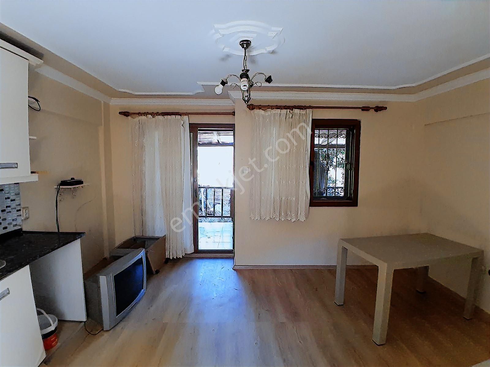 Eski Foça Atatürk Mahallesinde Kiralık 3+1 Tripleks - Görsel 34