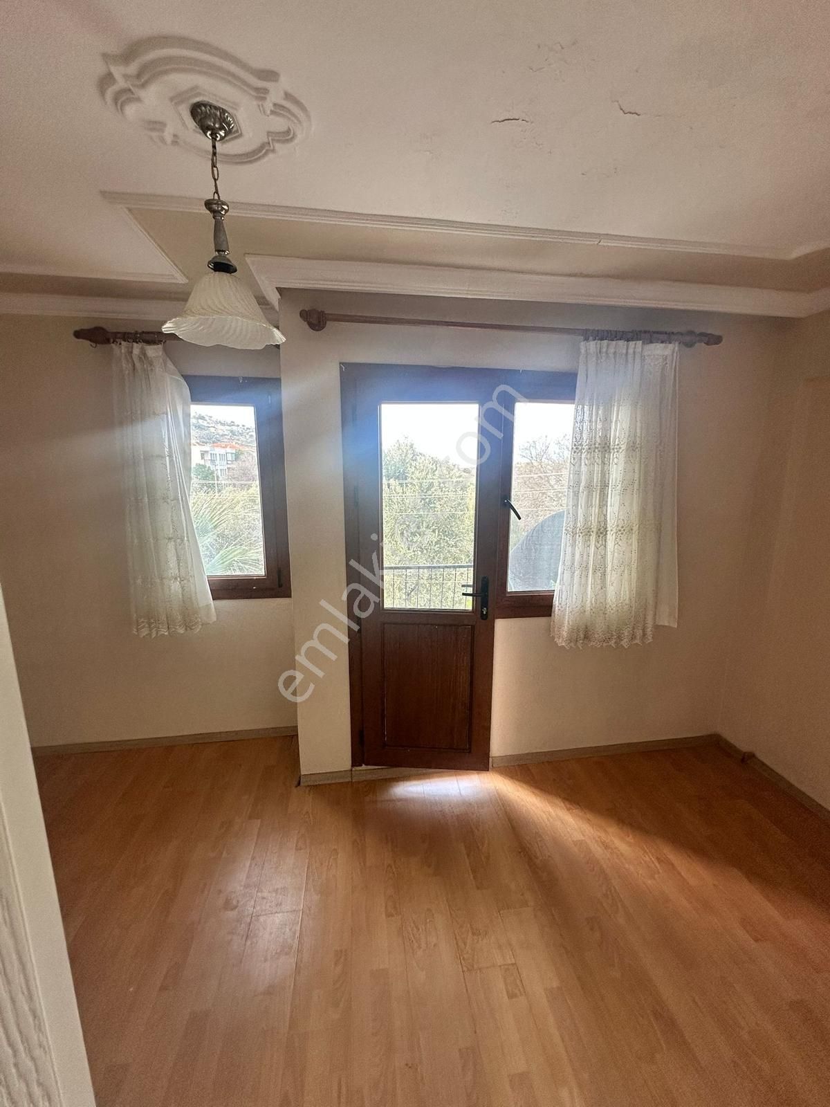 Eski Foça Atatürk Mahallesinde Kiralık 3+1 Tripleks - Görsel 10