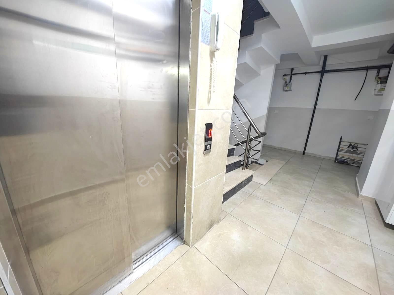 Yıldız Emlaktan Metro E5 Yakını Otoparklı 90m2 2+1 Kiralık Daire - Görsel 16